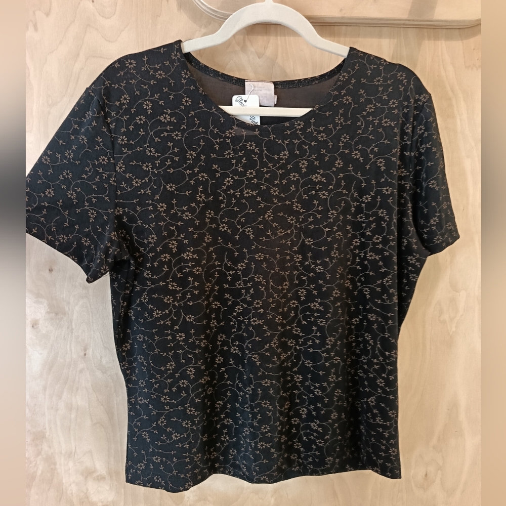 90's Style Floral Black Tee-Shirt - Vintage - Made in Canada